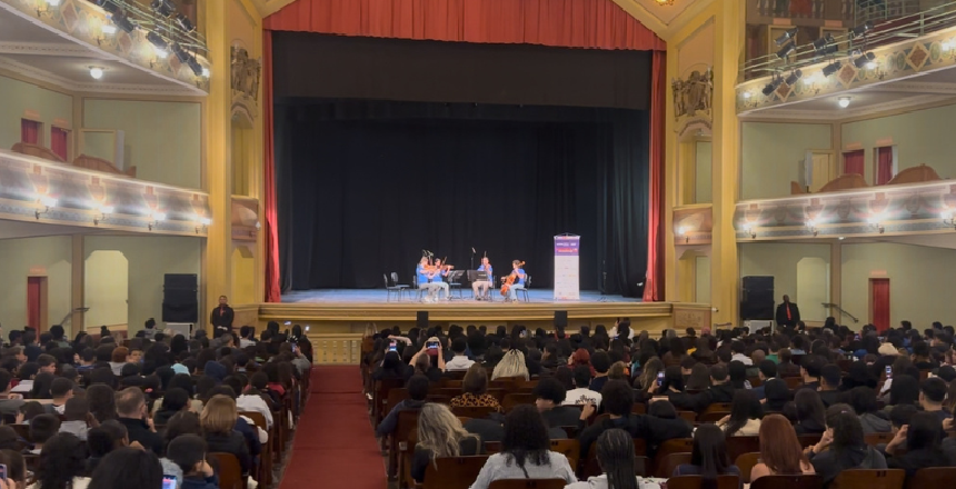Orquestra Sinfônica Brasileira realiza concertos didáticos para mais de 900 estudantes em Juiz de Fora