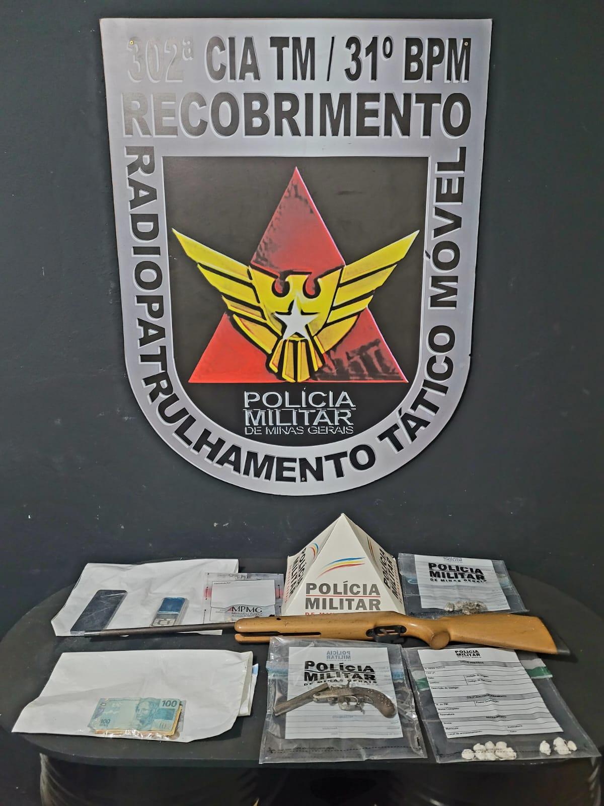 Polícia Militar registra furto de moto, prisão por tráfico e captura de foragidos na Região Central de Minas