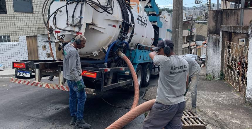 Prefeitura de Juiz de Fora retira 26 toneladas de lixo de bocas de lobo em julho