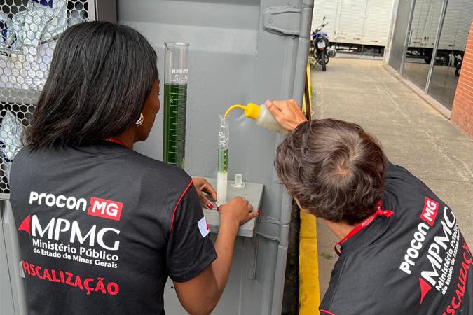 Procon-MG fiscaliza postos de combustíveis em Juiz de Fora, Uberlândia e outras cidades de Minas Gerais