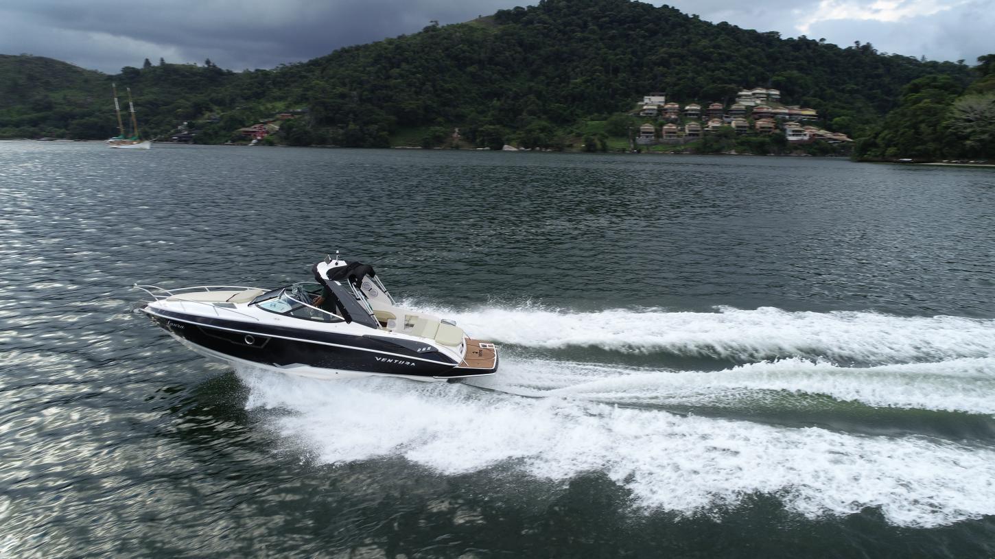 As “queridinhas do Brasil”: conheça lanchas cabinadas de entrada, ótimas para dormir a bordo, que estarão no São Paulo Boat Show