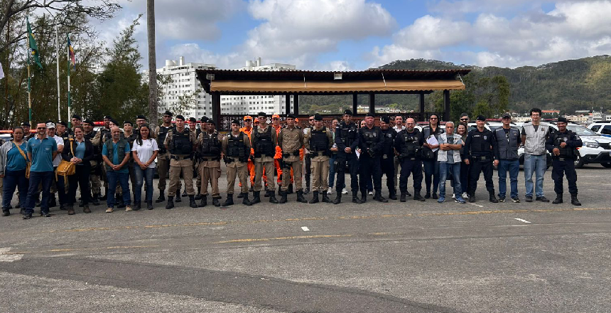 Fiscalização autua quatro ferros-velhos em operação da Polícia Militar em Juiz de Fora