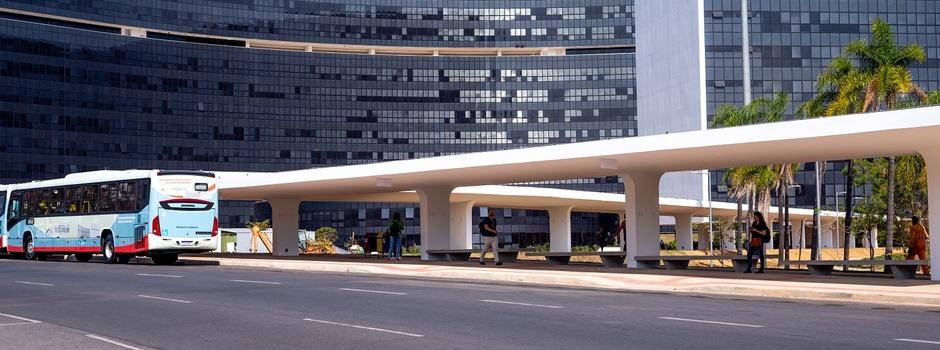Governo de Minas entrega abrigos na Cidade Administrativa