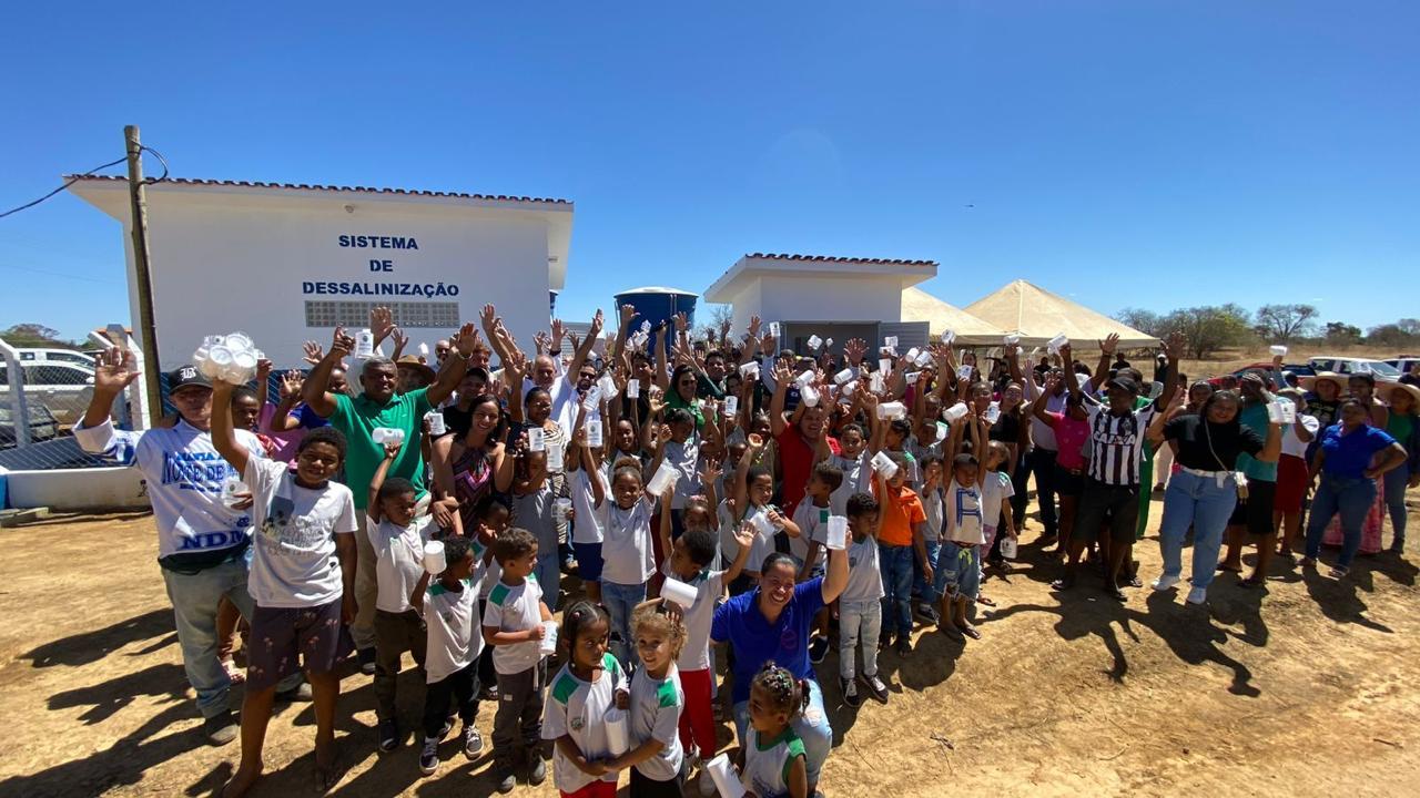 Governo de Minas entrega sistema de dessalinização e beneficia mais de 250 famílias em Verdelândia