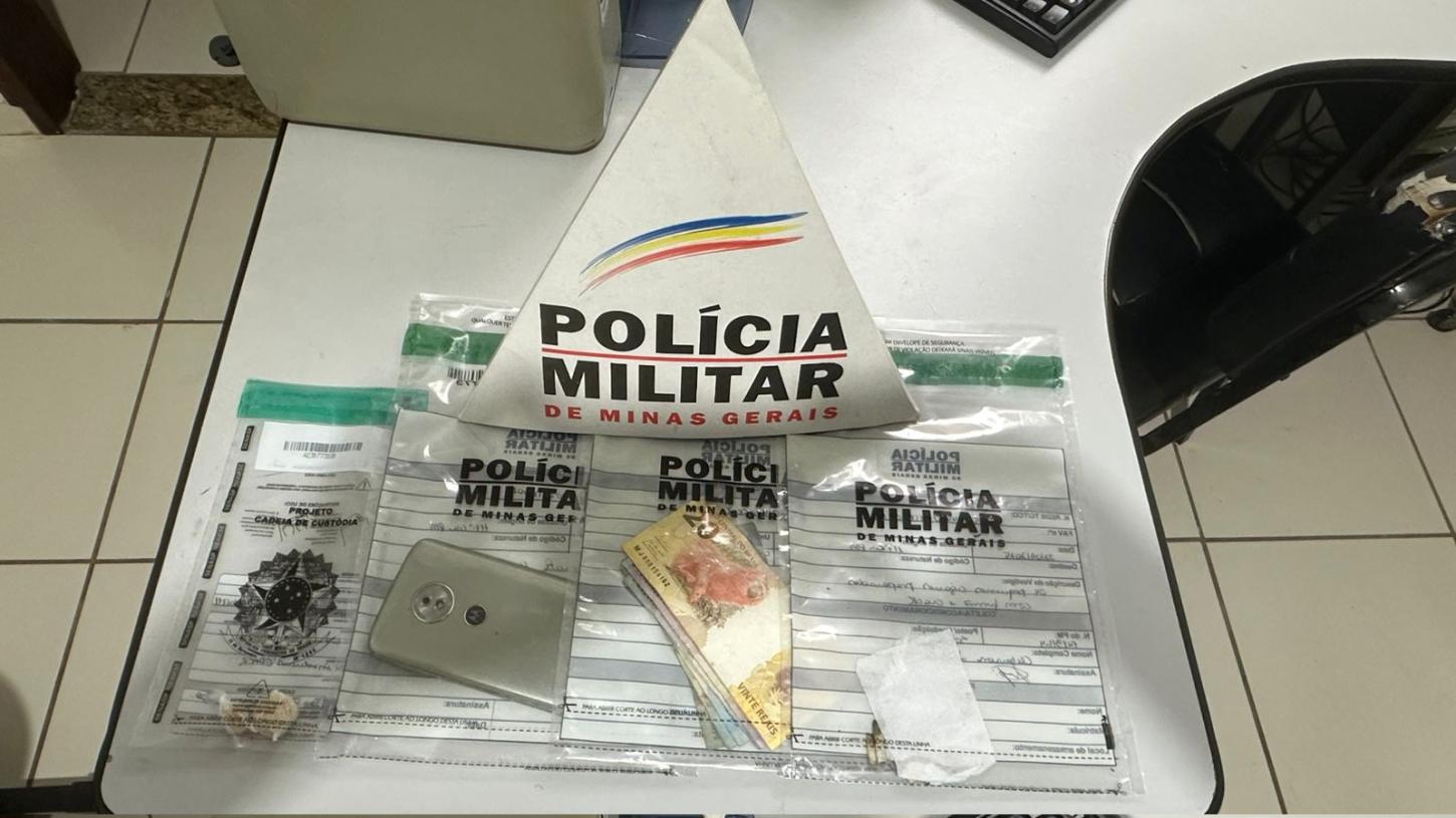 Polícia Militar prende dois por tráfico e captura foragido em Barbacena e Antônio Carlos