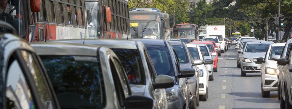 Governo de Minas facilita registro de carteira de motorista obtida no exterior