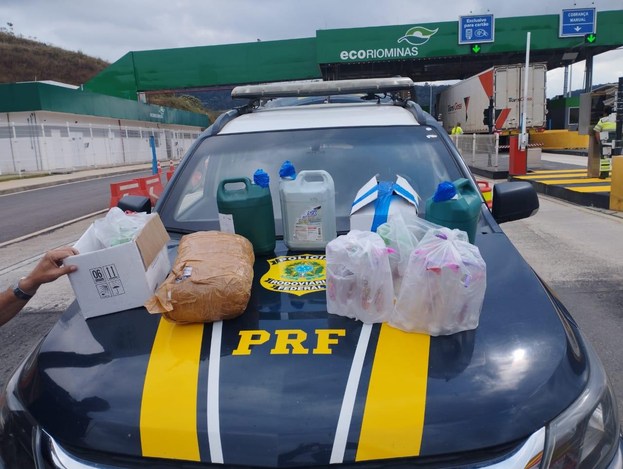 PRF apreende mil pinos de cocaína em Leopoldina