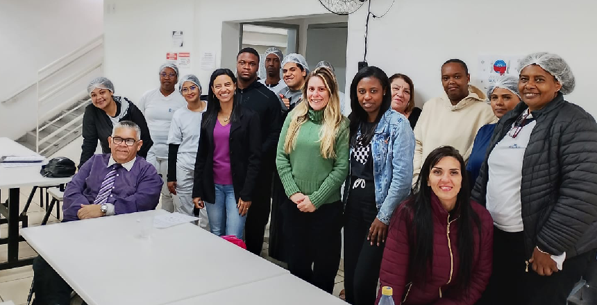 Restaurante Popular de Benfica recebe capacitação sobre inclusão no projeto “Trilhas do Conhecimento em Direitos Humanos”