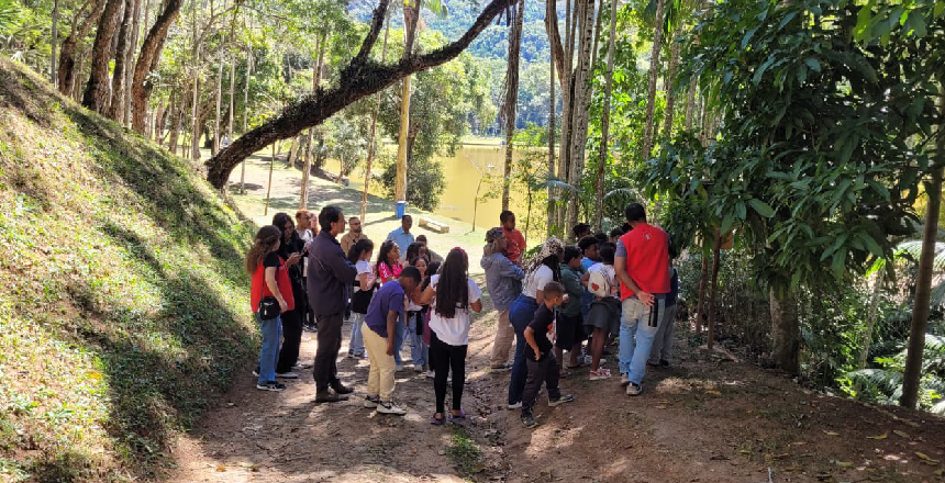 Setur promove experiências educativas no Jardim Botânico da UFJF e no Mercado Municipal