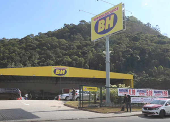 Supermercado BH é assaltado por grupo armado na Avenida Deusdedith Salgado