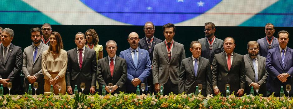 Vice-governador participa da Ordem do Mérito Legislativo