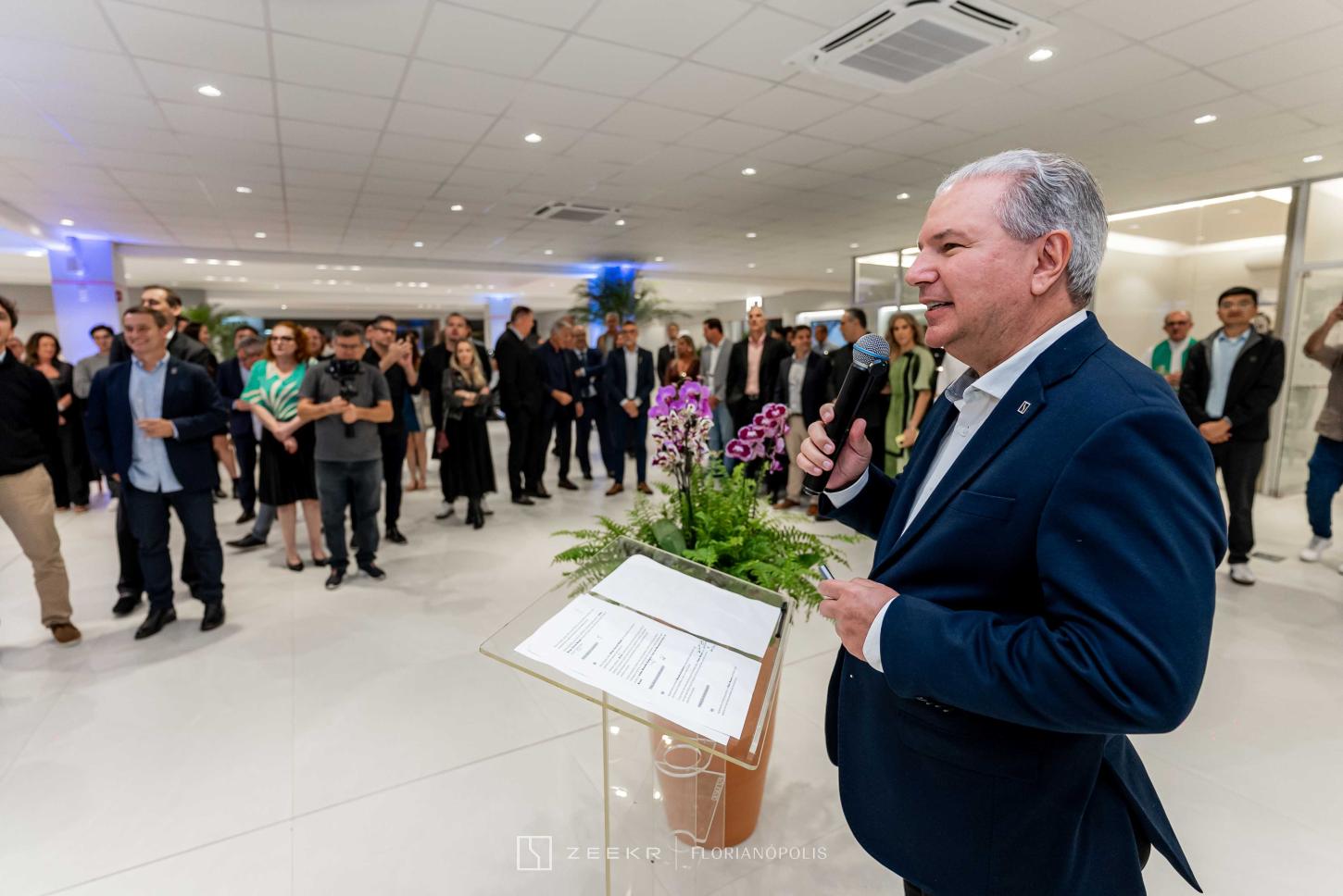 Zeekr inaugura casa em Florianópolis e fortalece expansão no Brasil