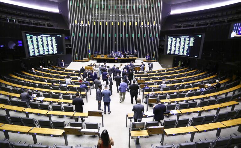 Câmara aprova criação de fundo para custear atuação da Defensoria Pública da União