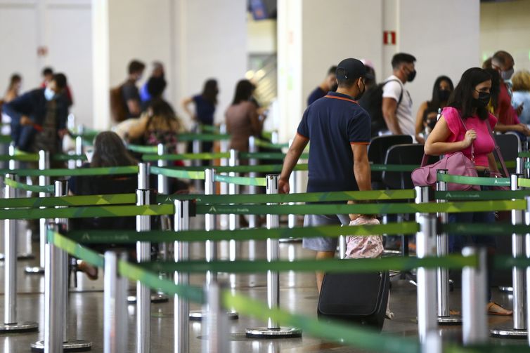 Delegados alertam sobre riscos de piadas sobre bombas em aeroportos
