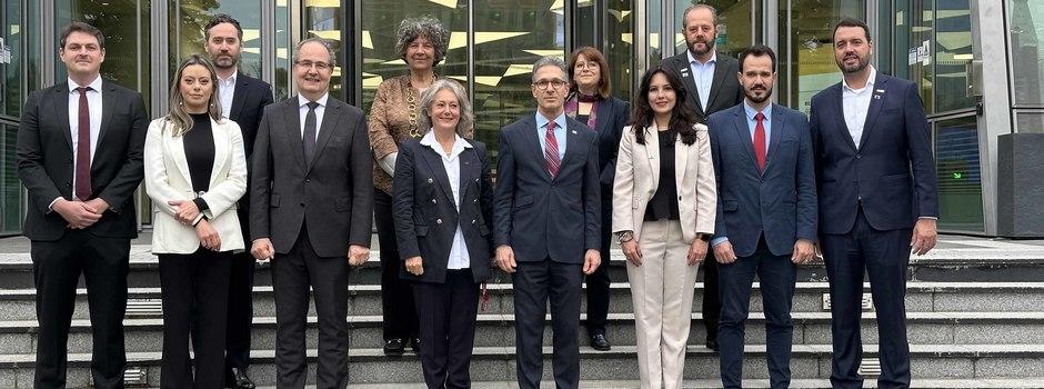 Governo de Minas estreita laços com universidade Skema em Paris