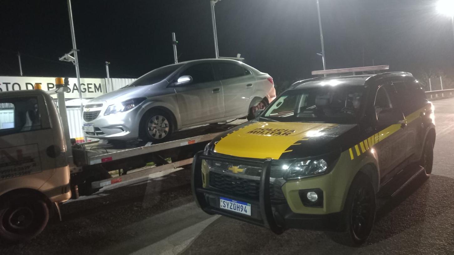 Homem é preso com carro roubado em rodovia na Zona da Mata
