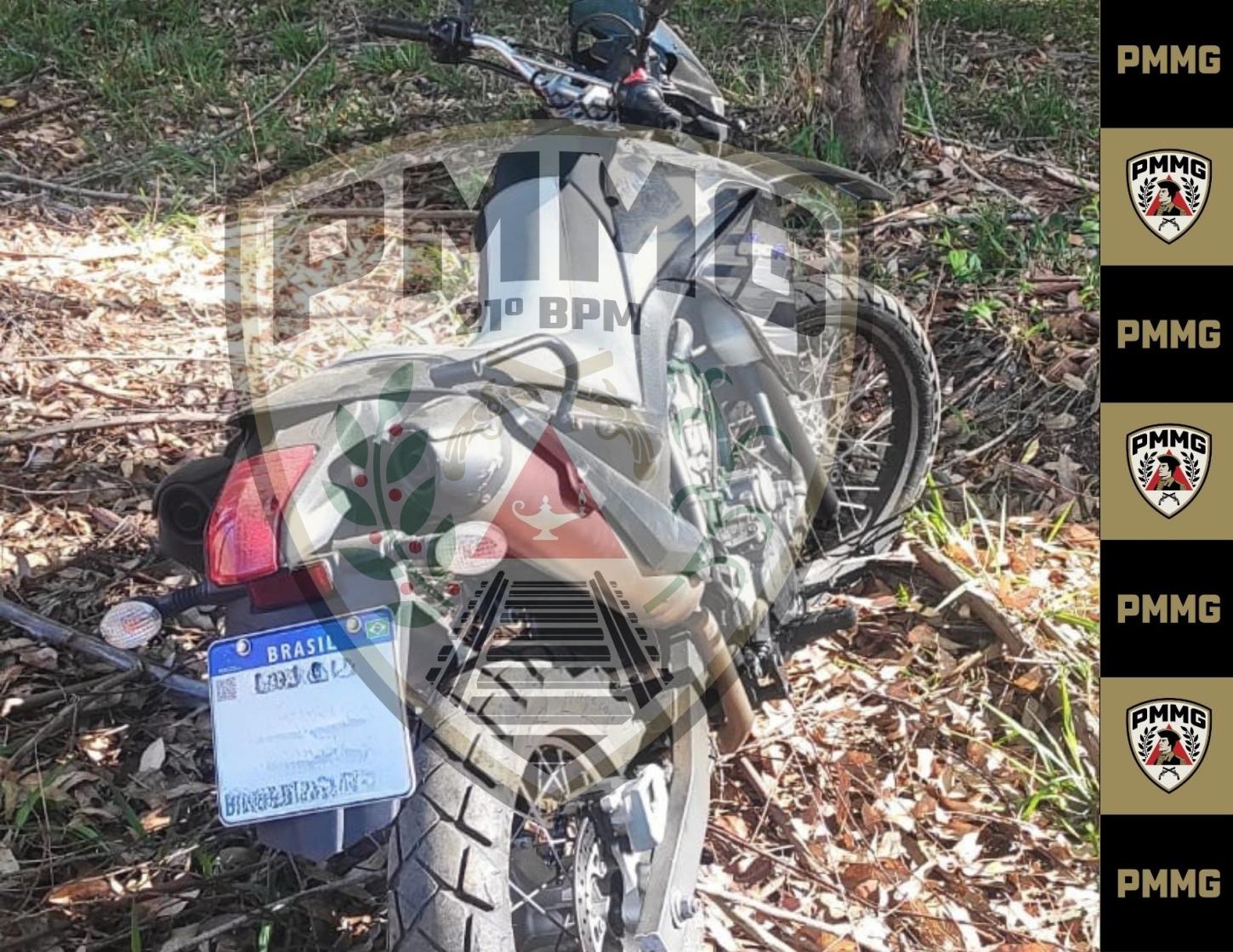 PM recupera motocicleta roubada e investiga invasão a residência em Rodeiro