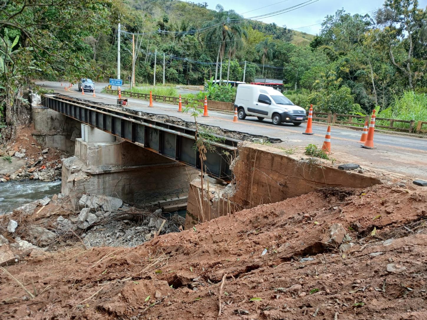 Ponte do Rio Zamba na LMG-874 terá nova interdição para obras de ampliação em Juiz de Fora