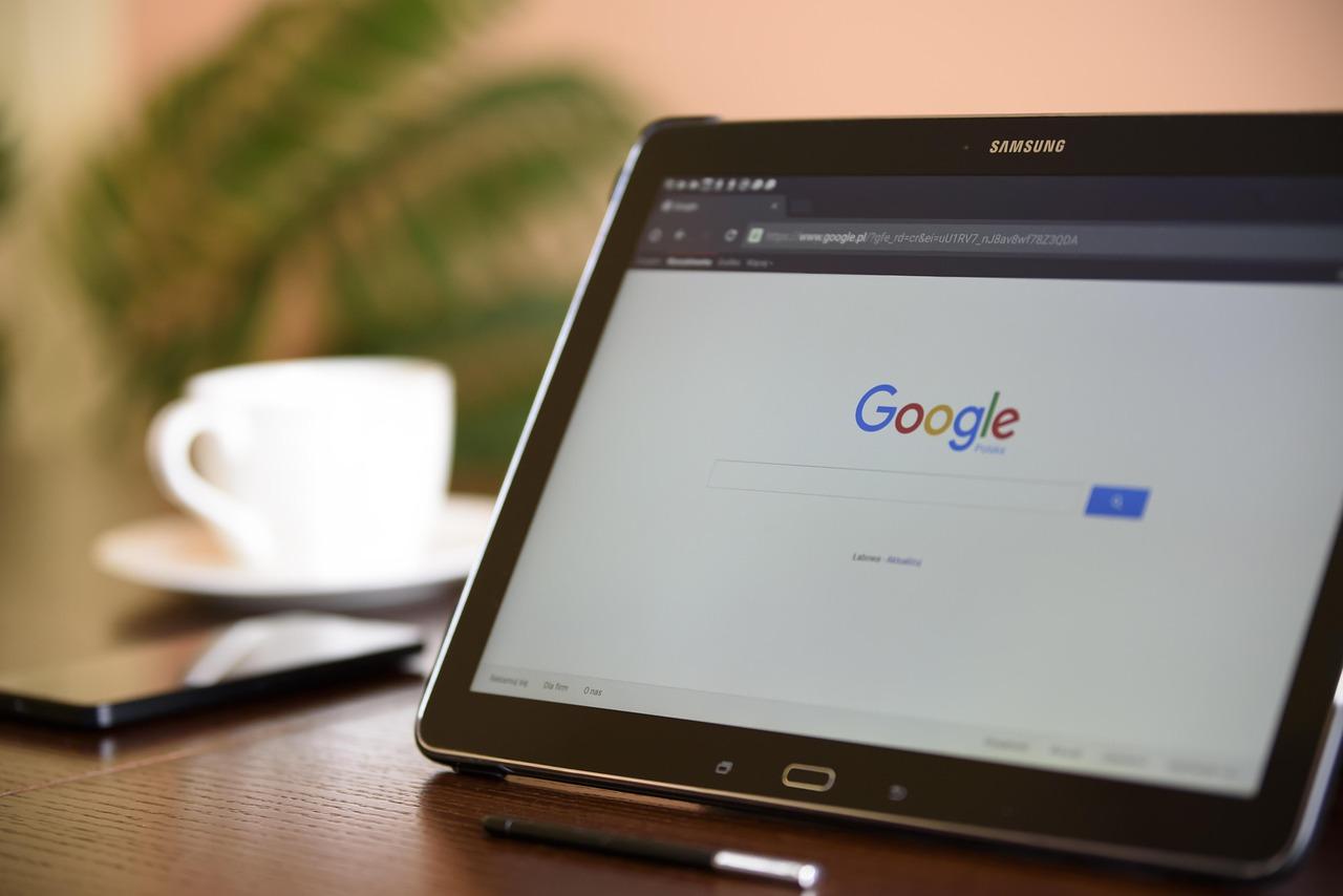 Prefeitura de Juiz de Fora lança edital para compra de tablets e lousas digitais nas escolas municipais