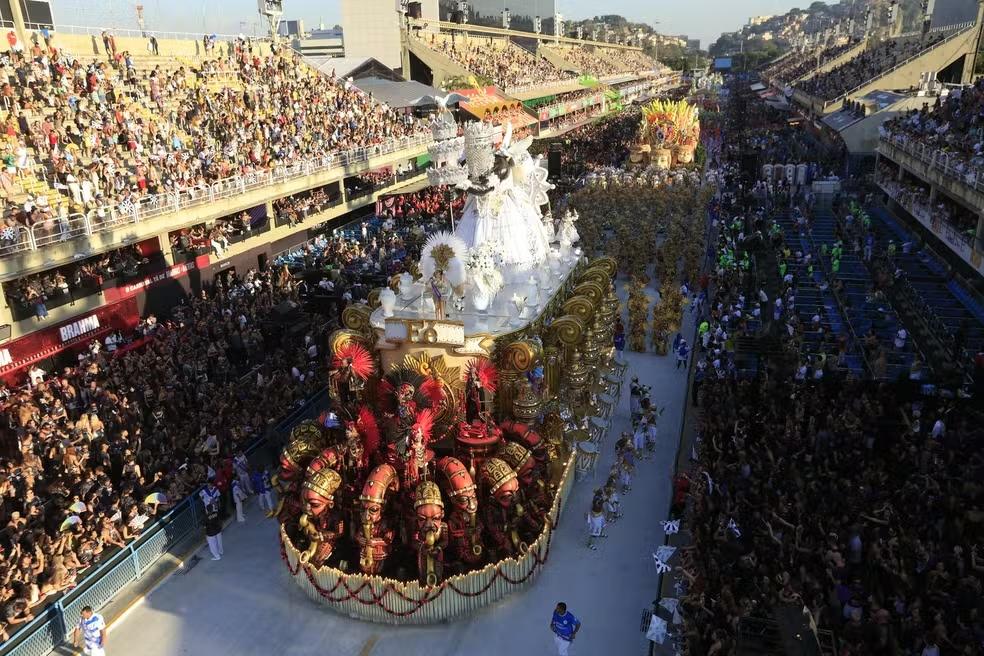 Venda de frisas para o Carnaval do Rio começa neste domingo (19)
