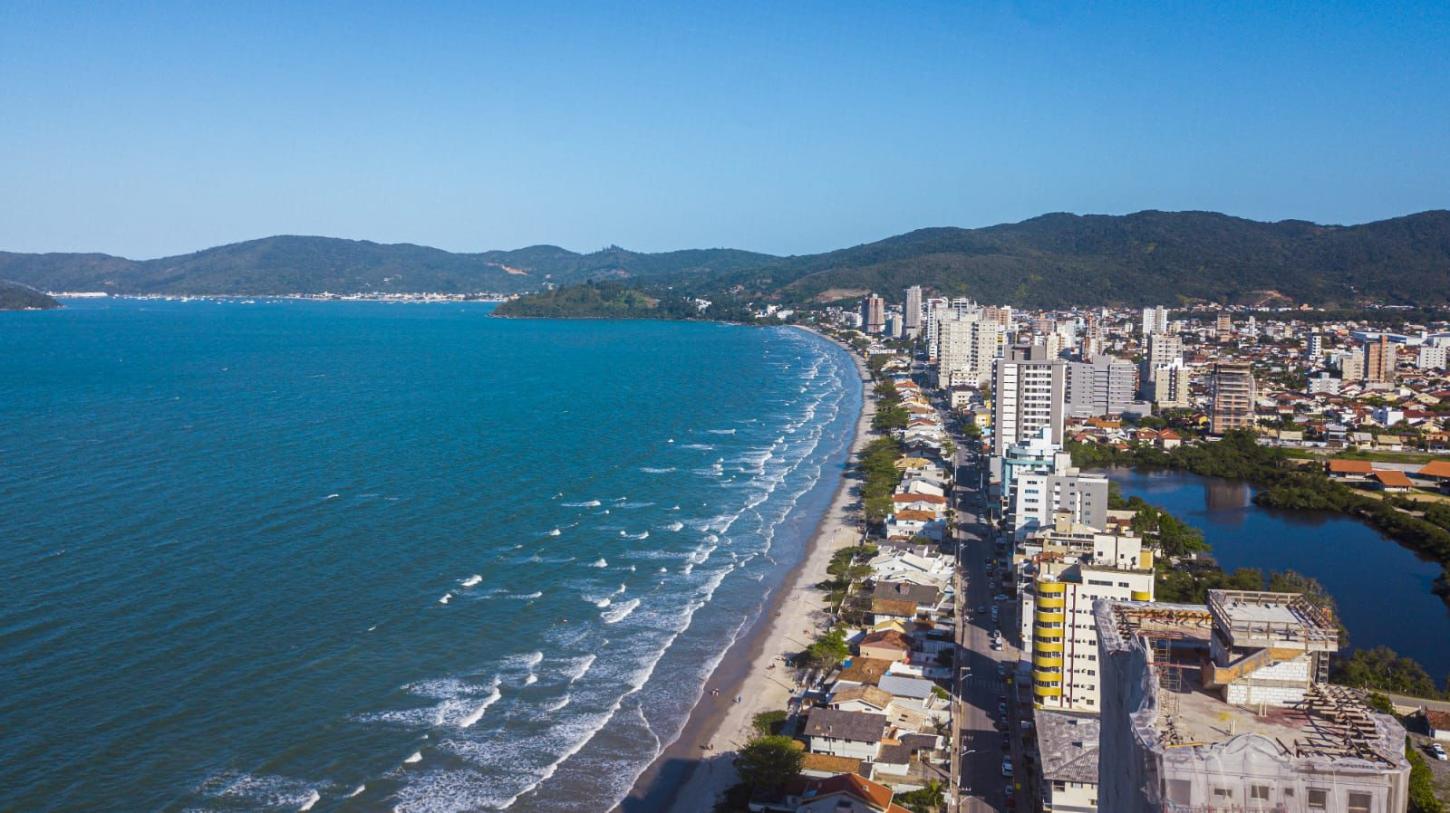 Com alta performance para investidores, cidade do litoral registra o maior volume de vendas de imóveis novos no Brasil em 2025
