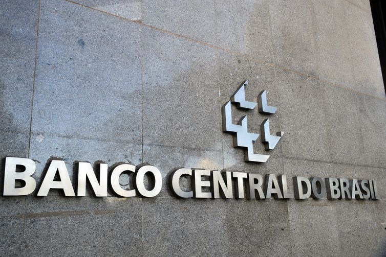 Contas externas têm saldo negativo de US$ 5,1 bilhões em outubro