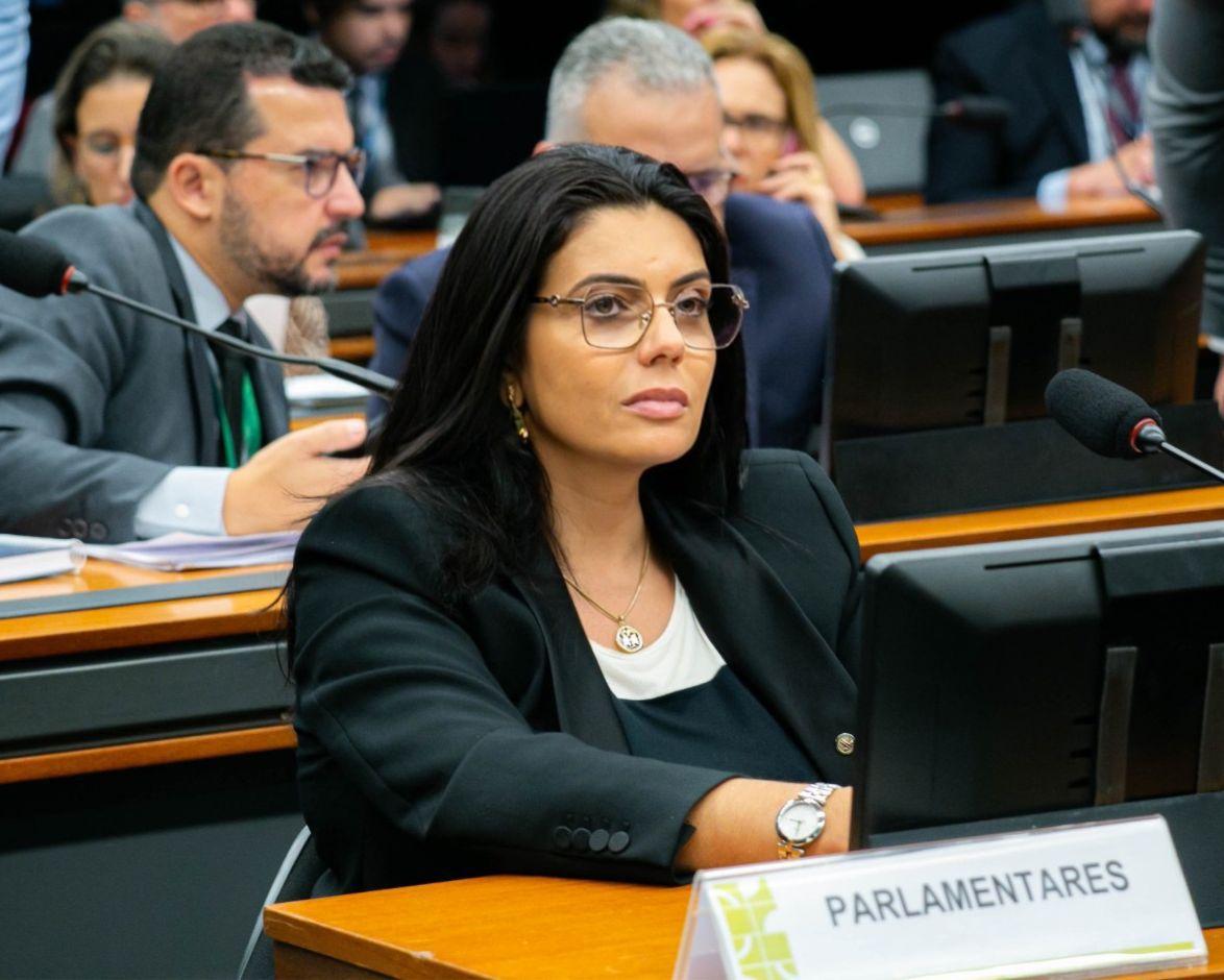 Delegada Ione realiza seminário sobre PEC 18/2025 em Juiz de Fora