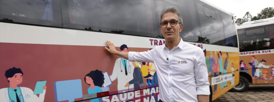 Governo de Minas entrega 24 micro-ônibus para transporte de pacientes na Zona da Mata