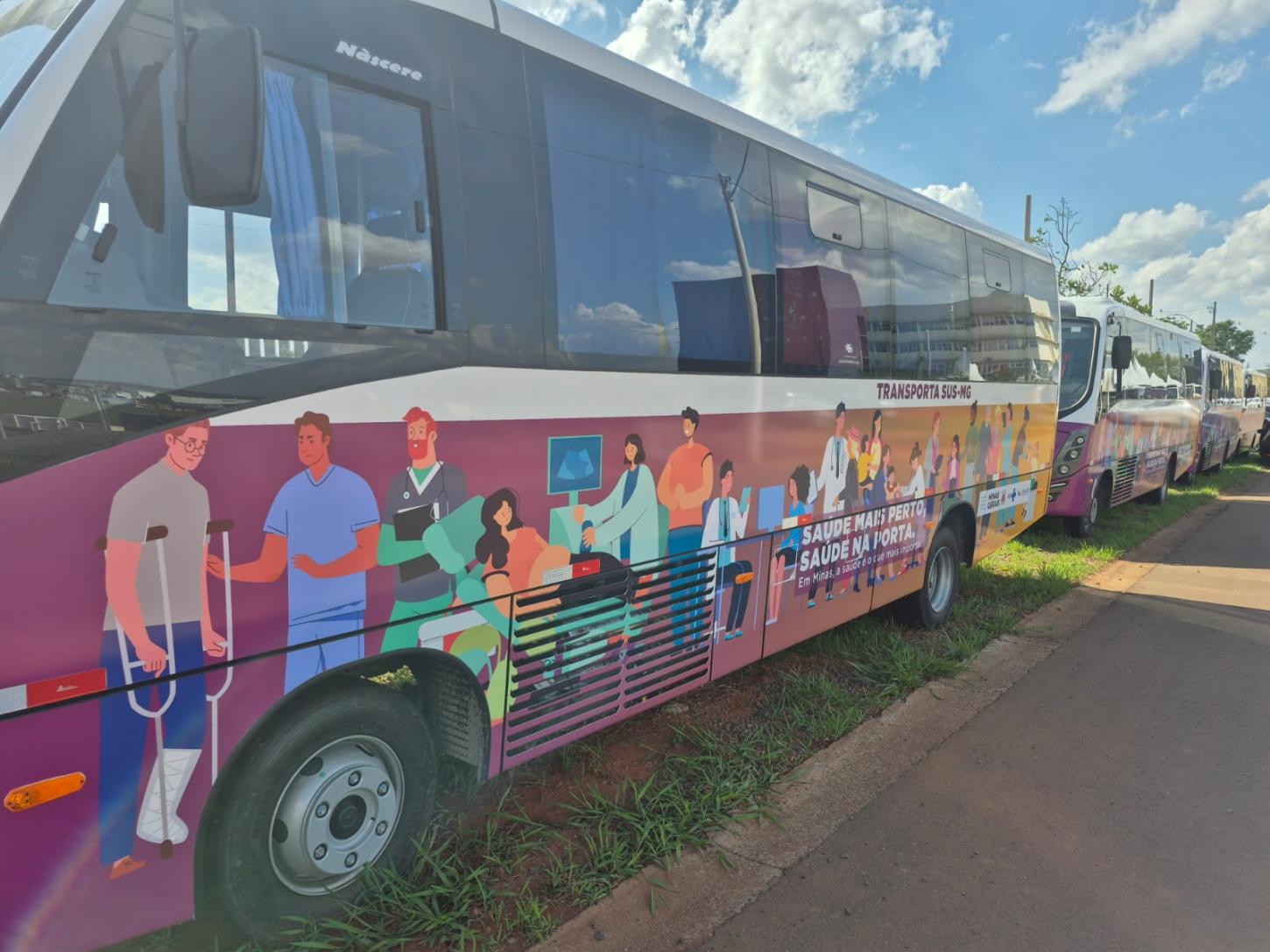 Governo de Minas entrega 63 veículos do Transporta SUS para ampliar acesso à saúde no Sul de Minas