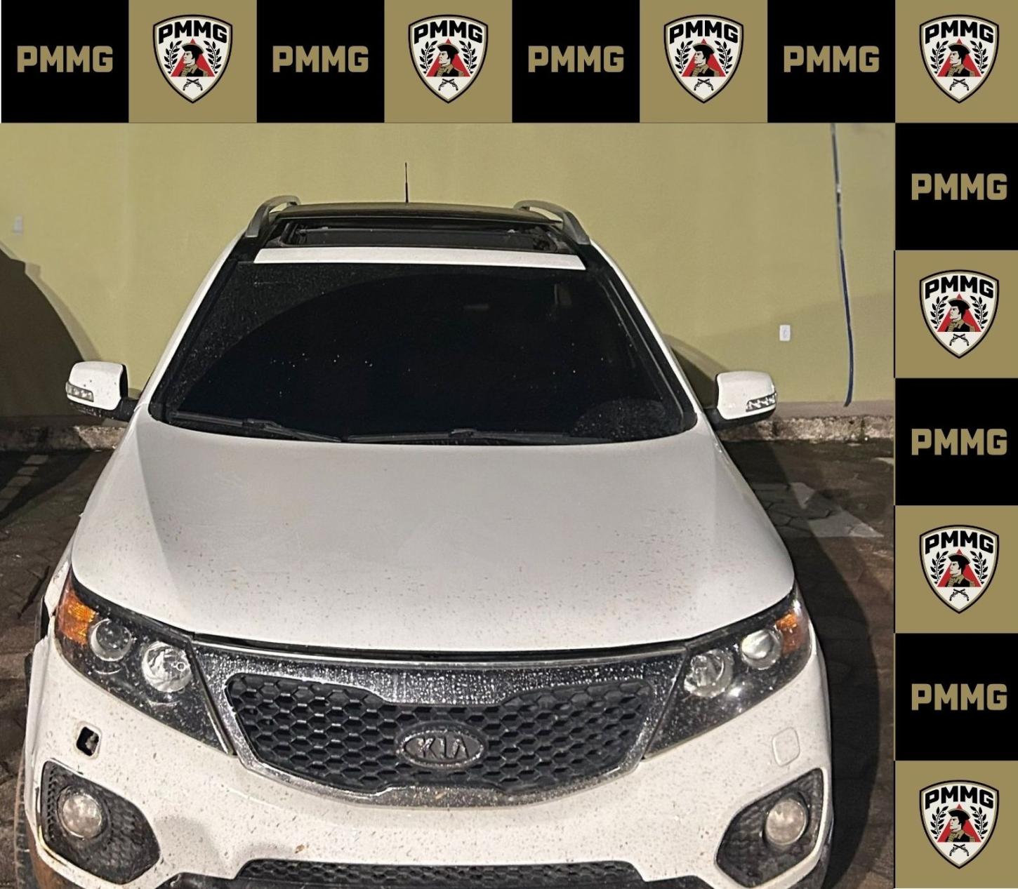 Polícia Militar recupera veículo roubado e prende foragido após perseguição em Ubá