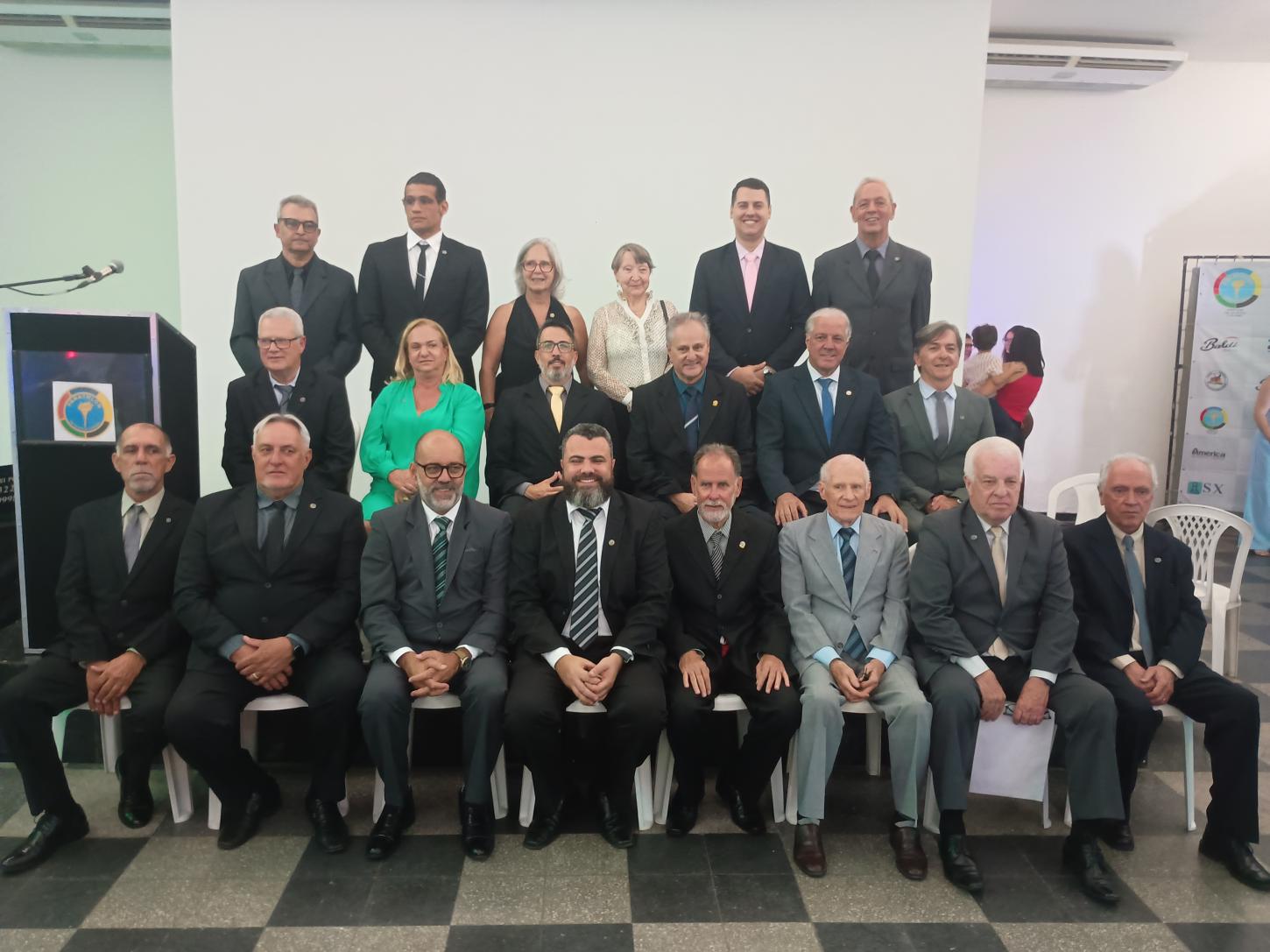 Na foto, associados do Panathlon Club Juiz de Fora. 