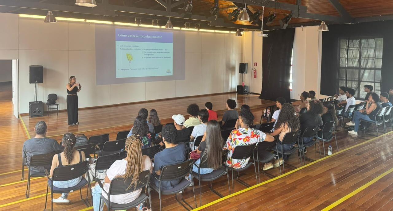 Projeto “GerAÇÃO Primeiro Emprego” inicia atividades com foco em autoconhecimento e capacitação em Juiz de Fora