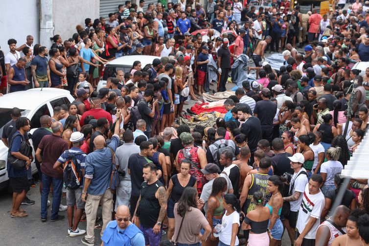  Sobe para cinco total de policiais mortos na Operação Contenção