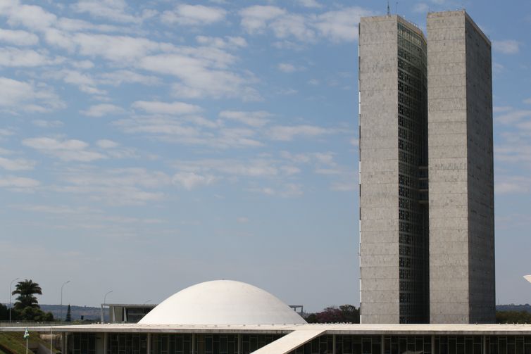 Buscas na Câmara têm como alvo ex-assessora de Lira 