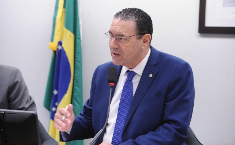 Lei prorroga até 2030 benefícios tributários para estações de telecomunicações