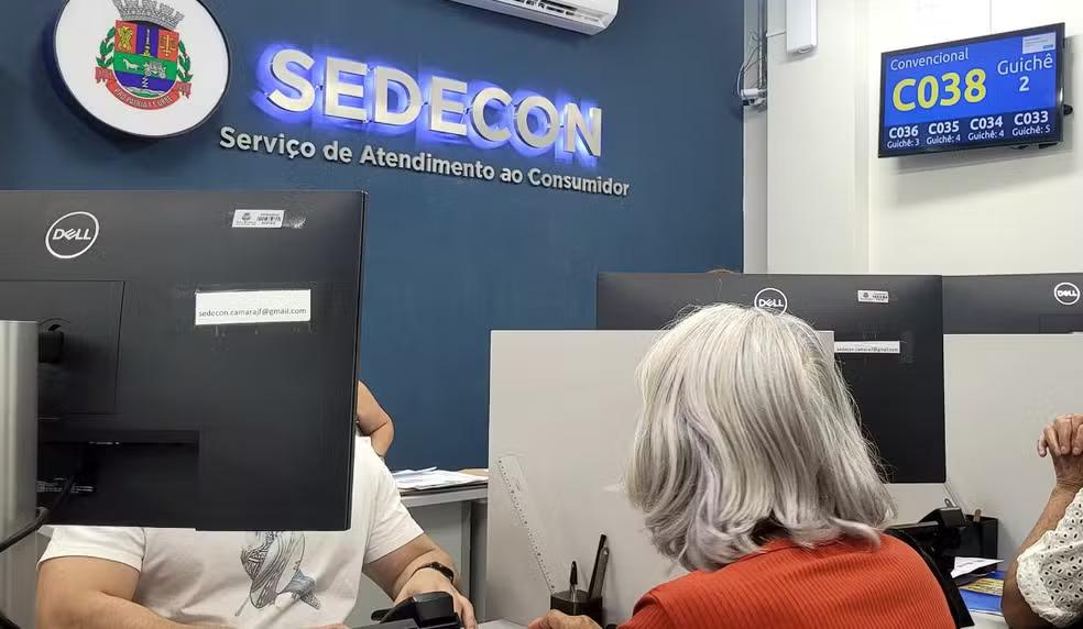 Mais de mil pessoas recebem orientações do Sedecon durante a Black Friday