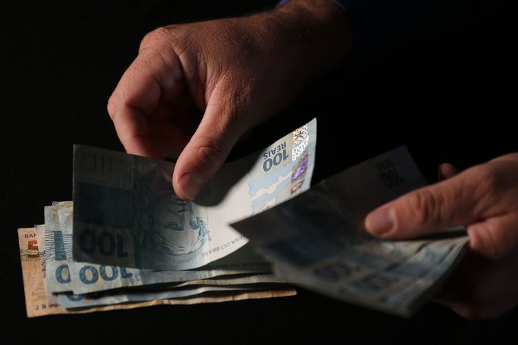Mercado reduz previsão da inflação para 4,43% este ano