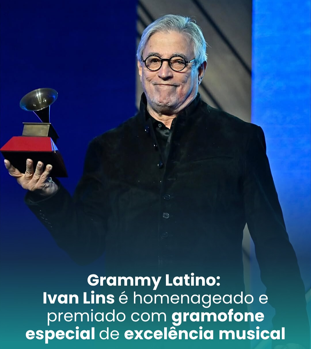 Ivan Lins sendo homenageado no Grammy Latino 2025, em Las Vegas. Foto: Instagram Central da MPB. 