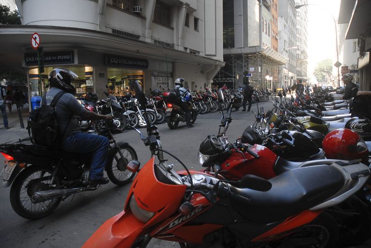 Saiba como registrar veículo ciclomotor; prazo vai até quarta-feira