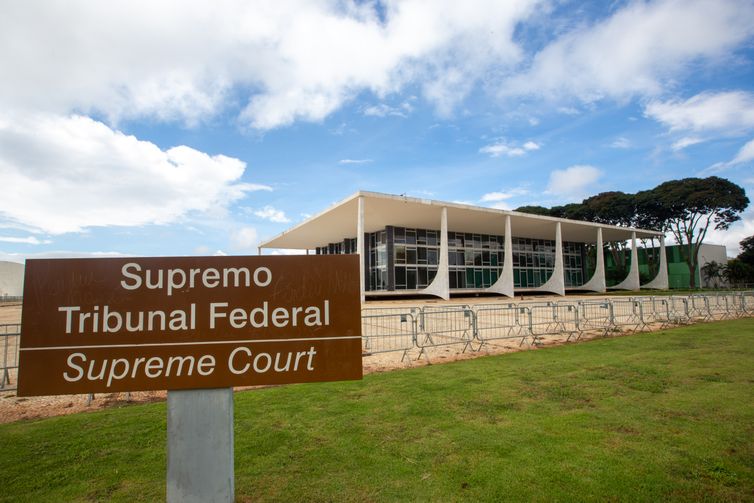 STF mantém regras de isenção fiscal para agrotóxicos