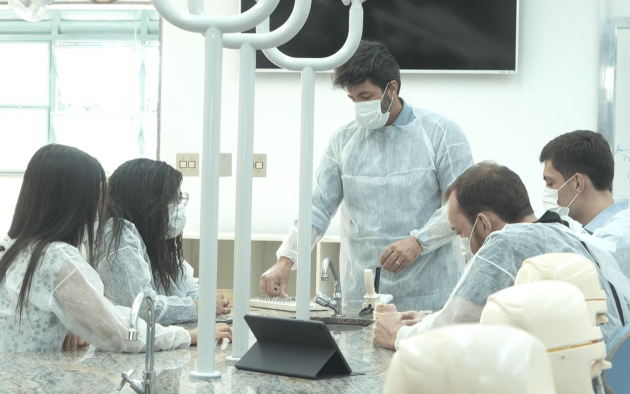Alto índice de perdas dentárias no Brasil impulsiona pesquisas em reabilitação oral na UFJF
