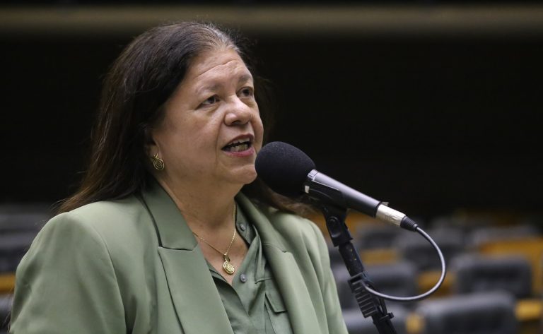 Educação física: comissão aprova carga horária mínima semanal de três horas nas escolas