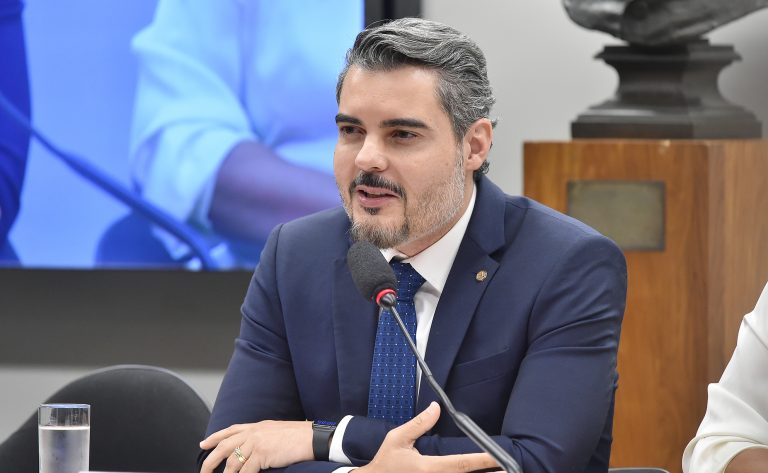 Comissão aprova inclusão de faixas exclusivas para motocicletas na política nacional de mobilidade urbana