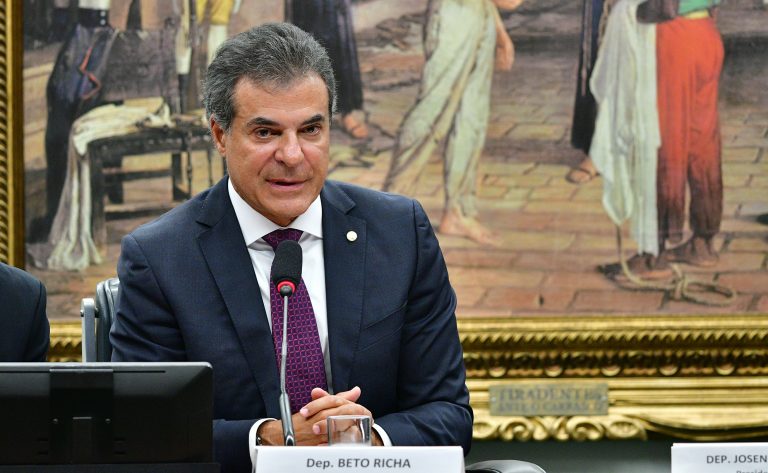 Câmara aprova auxílio a empresas impactadas por tarifas dos EUA