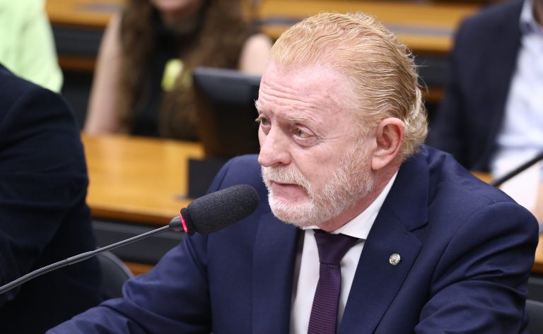 Comissão da Câmara aprova projeto que simplifica atuação de voluntários e doações em calamidades