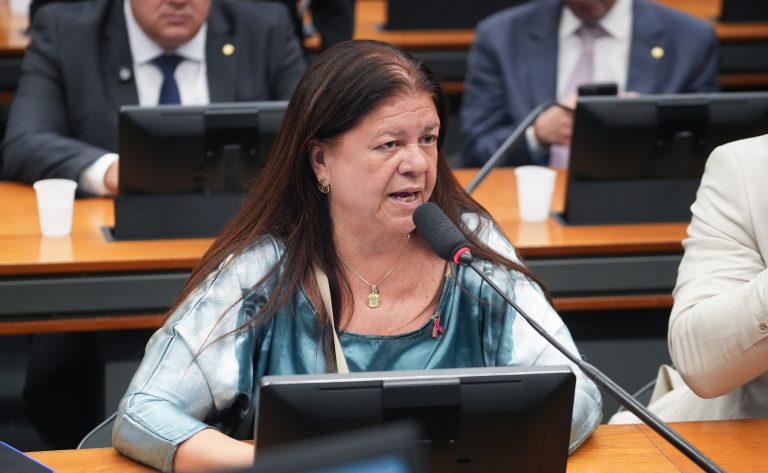 Comissão aprova projeto que proíbe progressão de pena para crimes hediondos
