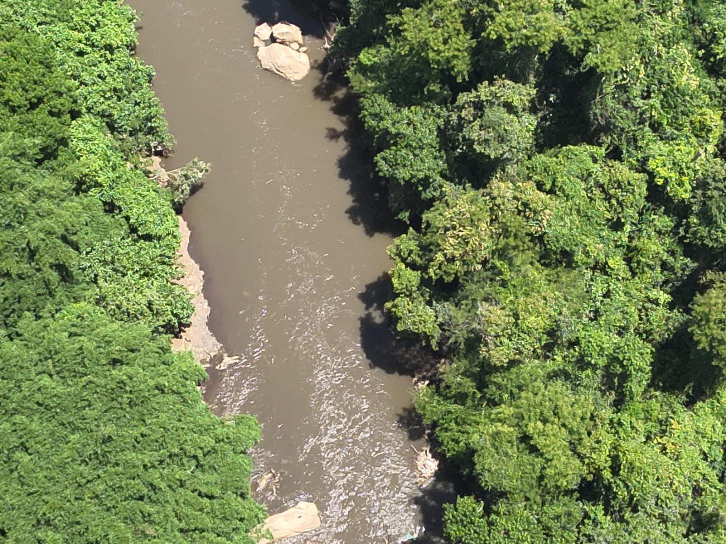 Drone dos Bombeiros localiza corpo no Rio Paraibuna após quatro dias de procura