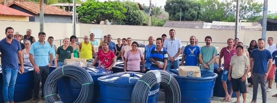 Governo de Minas distribui kits de irrigação para agricultores familiares em Capitão Andrade