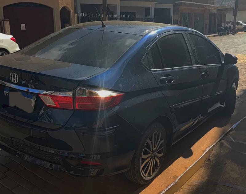 Homem é preso em Ervália com carro de luxo clonado roubado no Rio de Janeiro