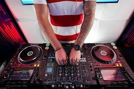 Justiça condena DJ que enviou substituto a casamento em Juiz de Fora
